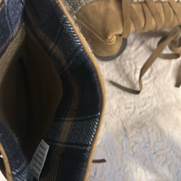 Size 8 boots - Picture 9 of 12